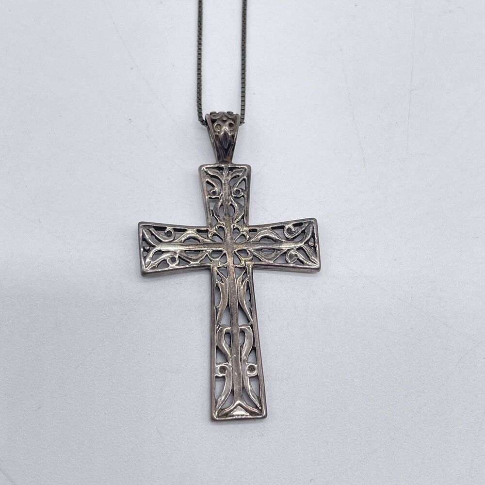 Vintage 925 Sterling Silver Filigree Cross Pendant Necklace 25” Box Chain